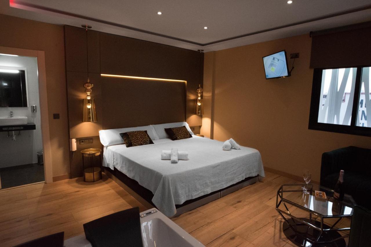 Daos Suites & Terrace Marbella Eksteriør bilde