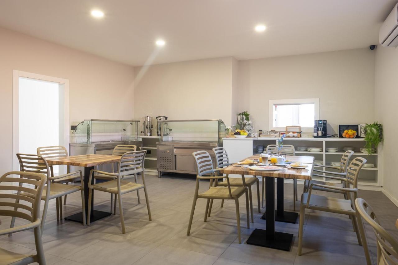 Daos Suites & Terrace Marbella Eksteriør bilde
