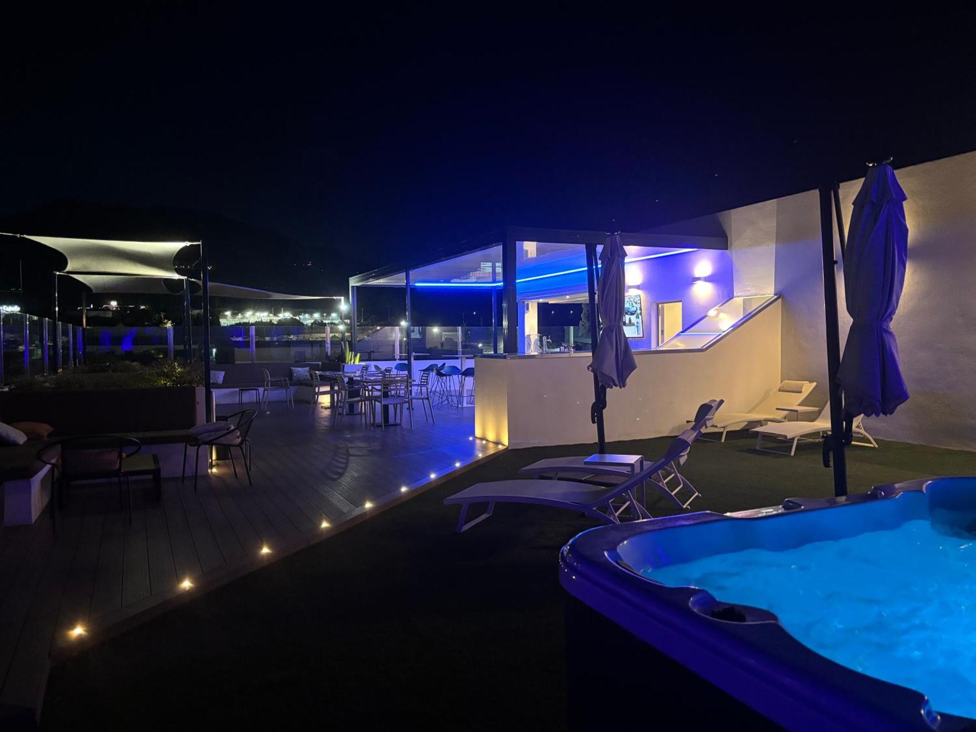 Daos Suites & Terrace Marbella Eksteriør bilde