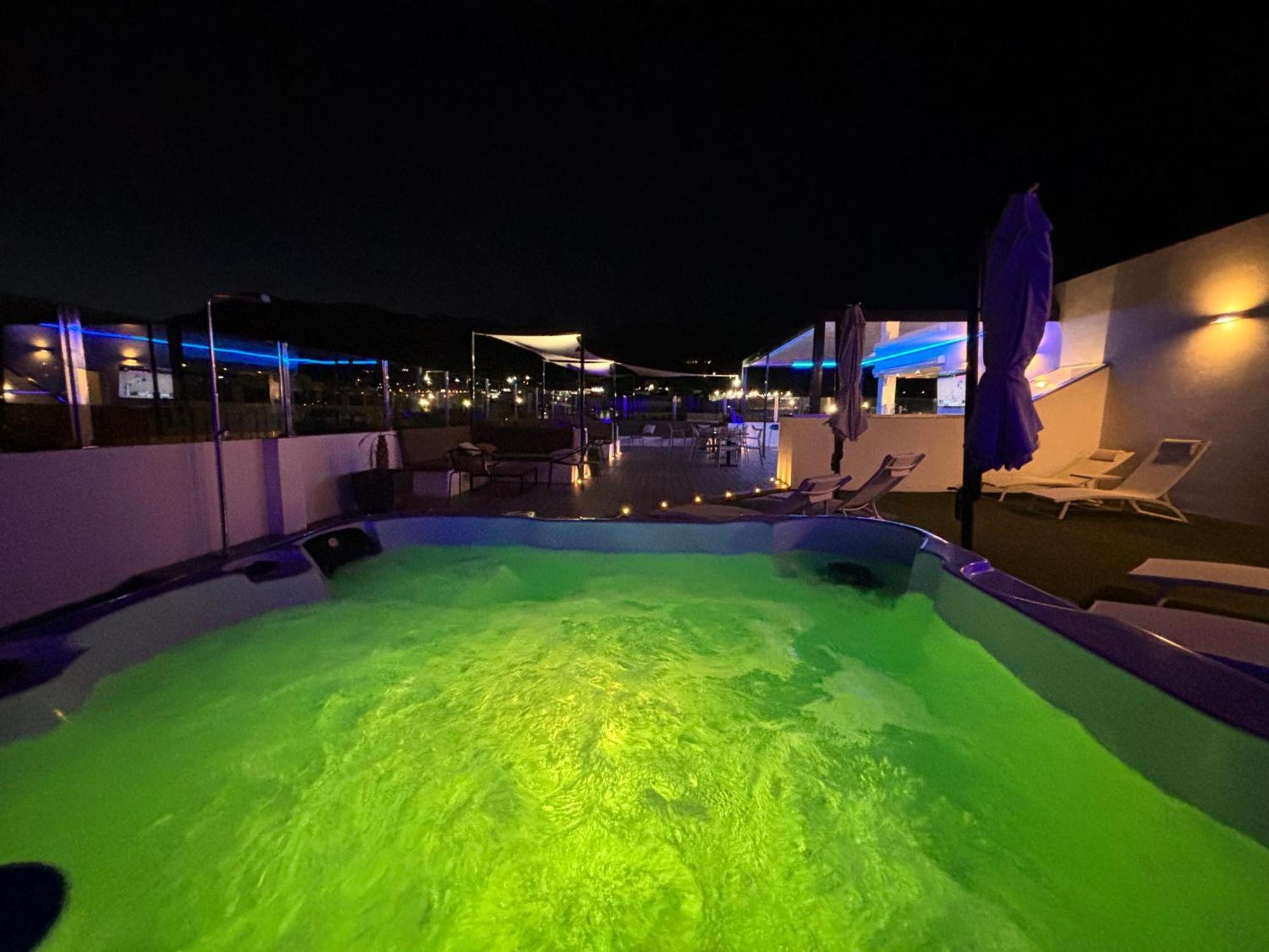 Daos Suites & Terrace Marbella Eksteriør bilde