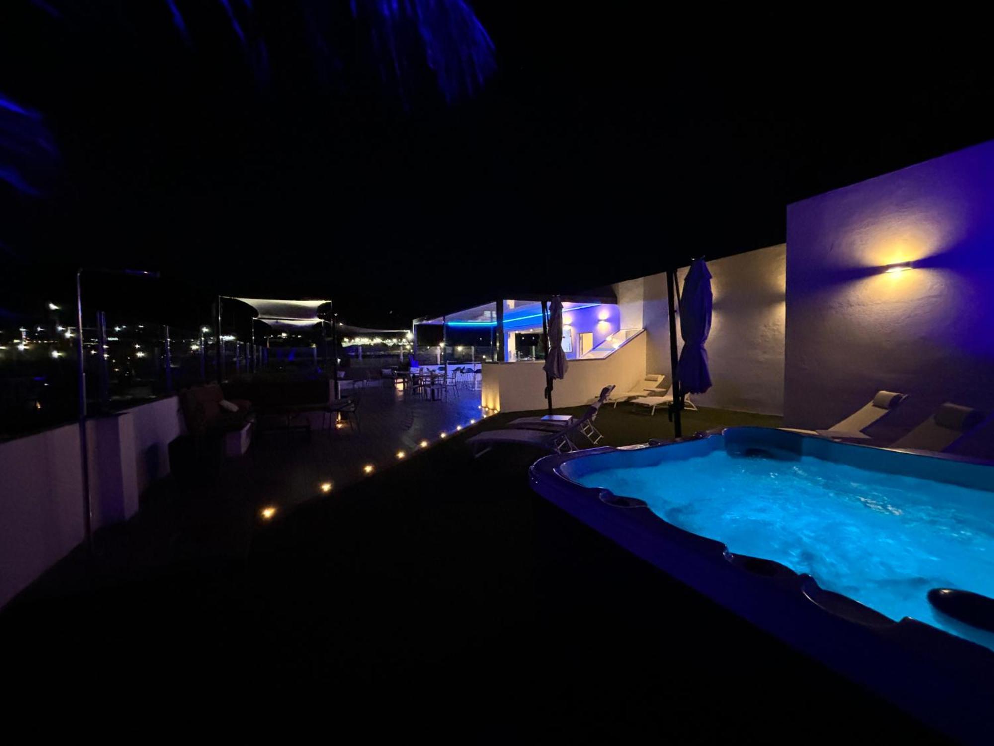Daos Suites & Terrace Marbella Eksteriør bilde
